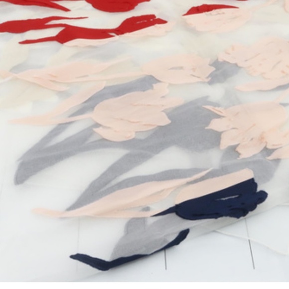 Dior oversized sheer silk chiffon embroidered daffodil flower shawl w/ box - Picture 5 of 9